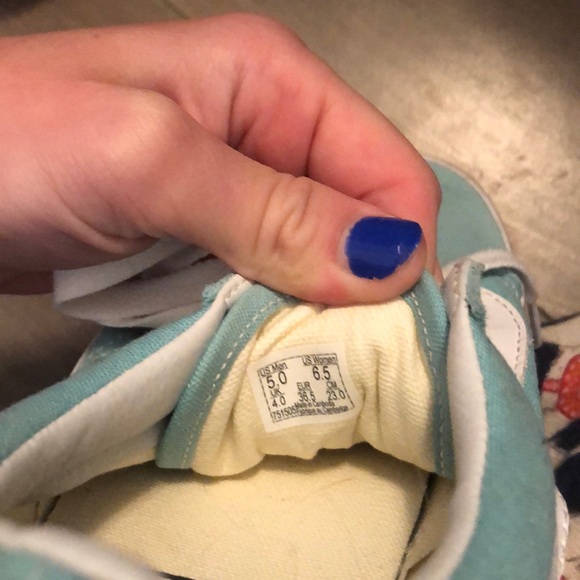 Vans - Picture 2 of 3